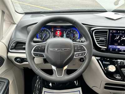 2023 Chrysler Pacifica, $23999. Photo 12