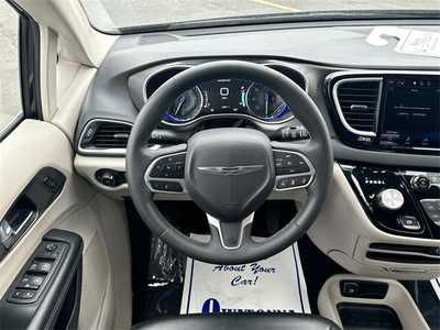 2023 Chrysler Pacifica, $23999. Photo 12