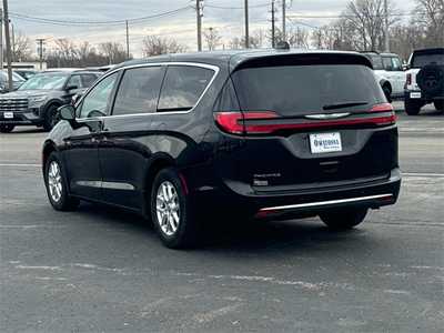 2023 Chrysler Pacifica, $23999. Photo 4