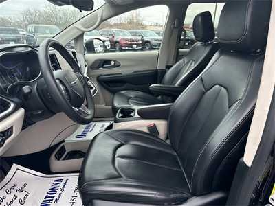 2023 Chrysler Pacifica, $23999. Photo 8