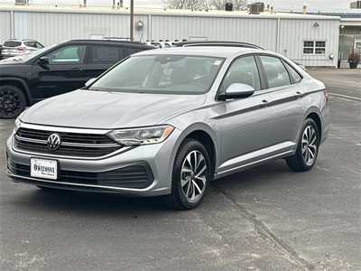 2024 Volkswagen Jetta, $19999. Photo 2