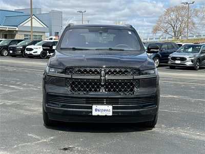 2025 Lincoln Navigator, $106555. Photo 10