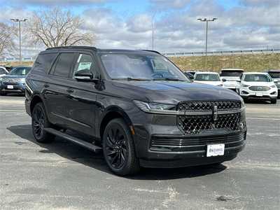 2025 Lincoln Navigator, $106555. Photo 8