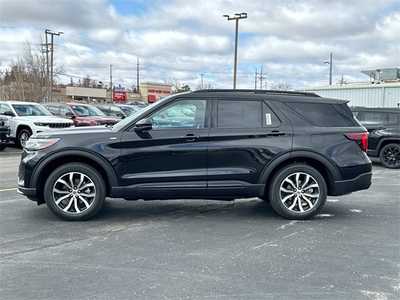 2025 Ford Explorer, $44803. Photo 5