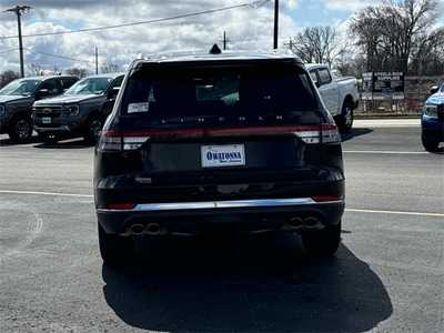 2025 Lincoln Aviator, $56343. Photo 8