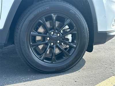 2023 Jeep Cherokee, $24999. Photo 7