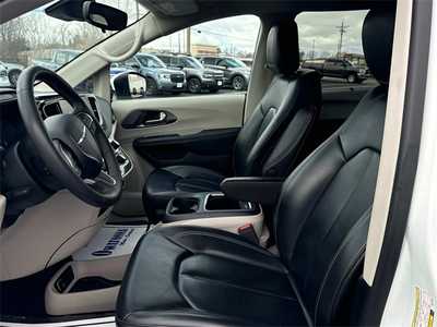2023 Chrysler Pacifica, $23999. Photo 8
