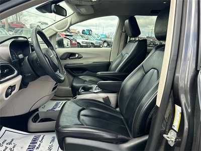 2023 Chrysler Pacifica, $23999. Photo 8