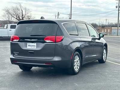 2023 Chrysler Voyager, $22999. Photo 5