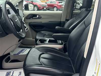 2023 Chrysler Pacifica, $23999. Photo 10