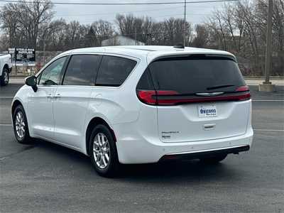 2023 Chrysler Pacifica, $23999. Photo 4