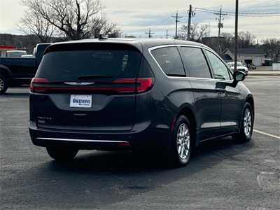 2023 Chrysler Pacifica, $23999. Photo 5