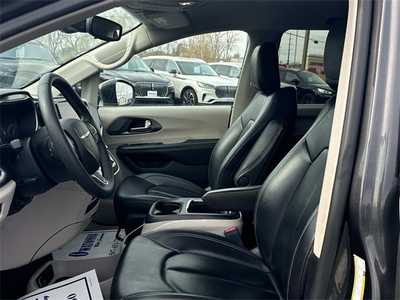 2023 Chrysler Pacifica, $23999. Photo 8
