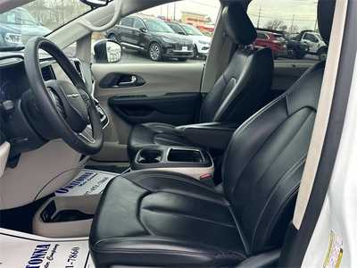 2023 Chrysler Pacifica, $23999. Photo 8