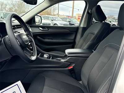 2023 Jeep Grand Cherokee L, $28999. Photo 8