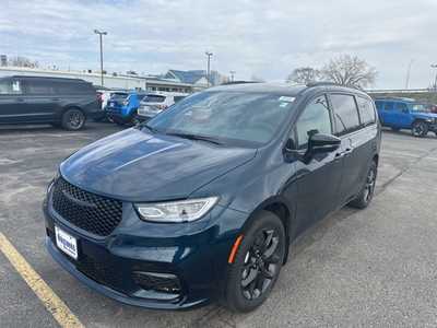 2025 Chrysler Pacifica, $51766. Photo 1
