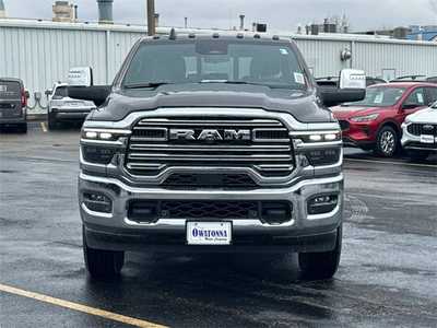 2025 RAM 3500 Crew Cab, $77452. Photo 2
