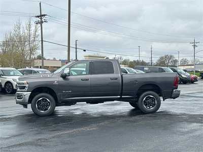 2025 RAM 3500 Crew Cab, $77452. Photo 4