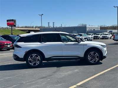 2025 Lincoln Nautilus, $54943. Photo 8