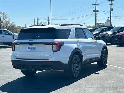 2025 Ford Explorer, $54644. Photo 10