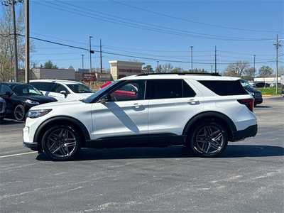 2025 Ford Explorer, $54644. Photo 5