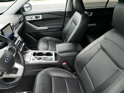 2023 Ford Explorer, $33999. Photo 7