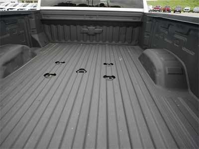 2021 Chevrolet 3500 Crew Cab, $37999. Photo 5