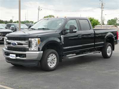 2019 Ford F350 Crew Cab, $39999. Photo 2