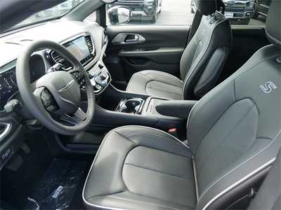 2025 Chrysler Pacifica, $51200. Photo 11