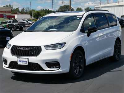 2025 Chrysler Pacifica, $51200. Photo 3