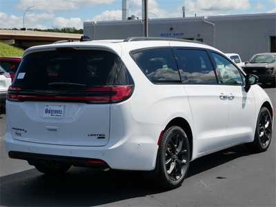 2025 Chrysler Pacifica, $51200. Photo 7