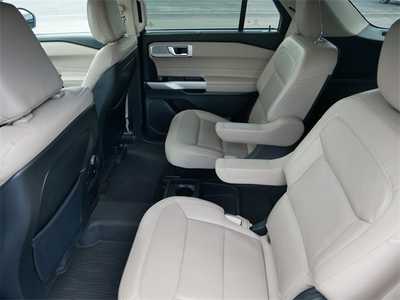 2020 Ford Explorer, $24999. Photo 8
