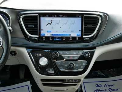 2021 Chrysler Pacifica, $17499. Photo 10