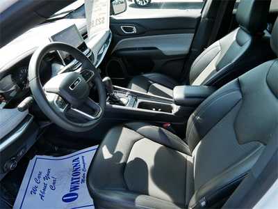 2024 Jeep Compass, $21999. Photo 7
