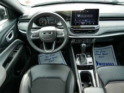 2024 Jeep Compass, $21999. Photo 9