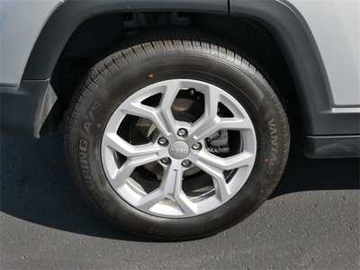 2024 Jeep Compass, $21999. Photo 5
