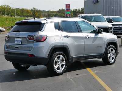 2024 Jeep Compass, $21999. Photo 4