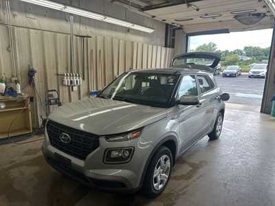 2020 Hyundai Venue, $14299. Photo 1