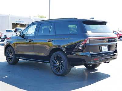 2025 Lincoln Navigator, $105190. Photo 5