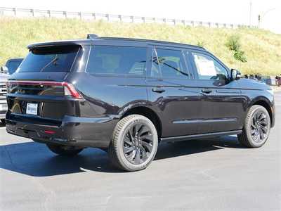 2025 Lincoln Navigator, $105190. Photo 7