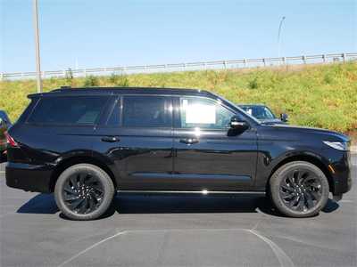 2025 Lincoln Navigator, $105190. Photo 8