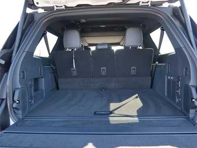 2025 Lincoln Navigator L, $105675. Photo 10