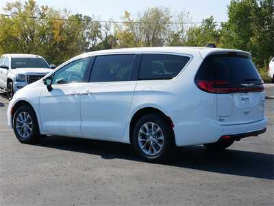 2026 Chrysler Pacifica, $42999. Photo 5