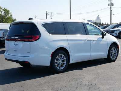 2026 Chrysler Pacifica, $42999. Photo 7