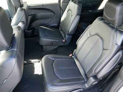 2026 Chrysler Pacifica, $46430. Photo 12