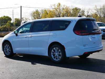 2026 Chrysler Pacifica, $46430. Photo 5