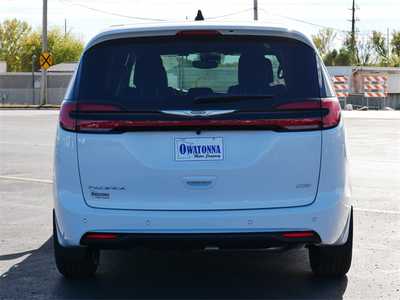 2026 Chrysler Pacifica, $46430. Photo 6