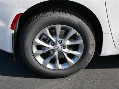 2026 Chrysler Pacifica, $46430. Photo 9