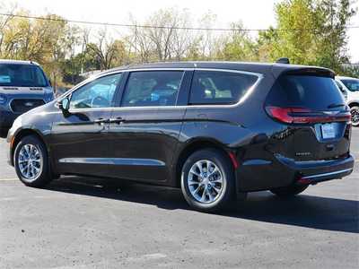 2026 Chrysler Pacifica, $46430. Photo 5