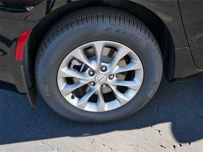 2026 Chrysler Pacifica, $46430. Photo 9